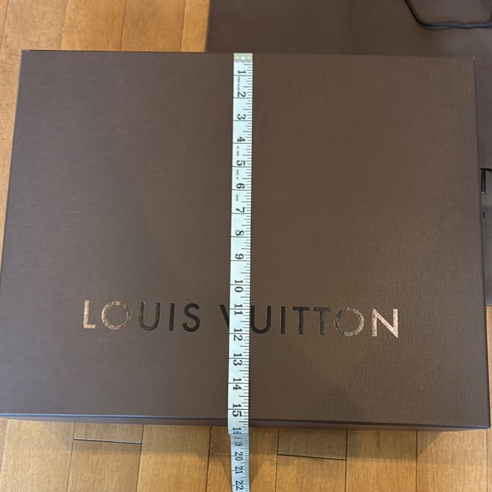 Louis Vuitton Black Box and Bag in XXL - Picture 3 of 5
